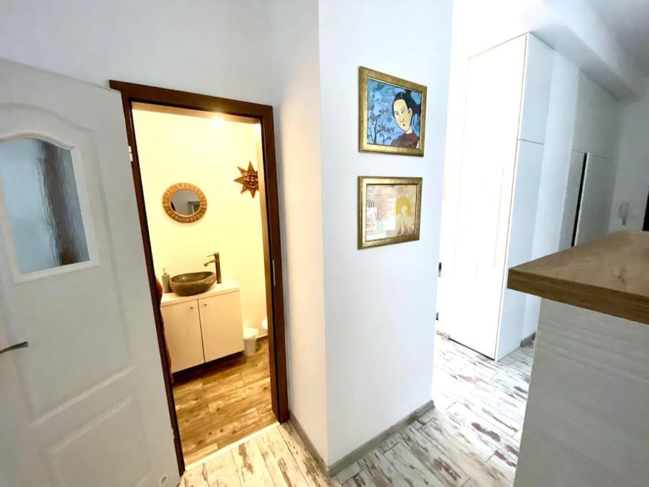 Residence Park Lovely Apartman With Private Parking Kysucke Nove Mesto Buitenkant foto